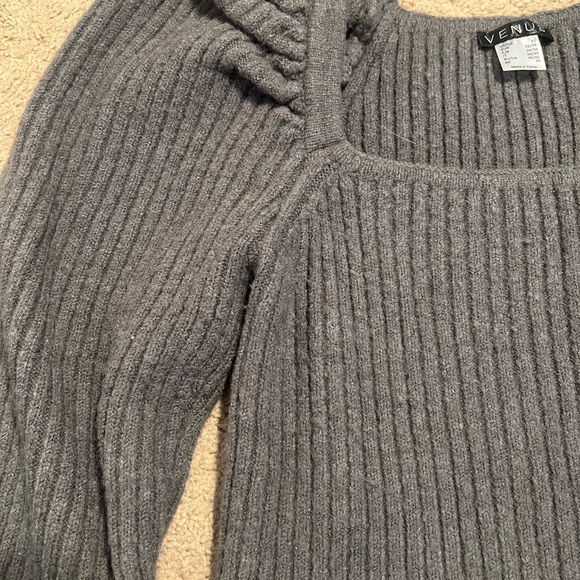 Gray Ribbed Knit Sweater - Picture 4 of 6